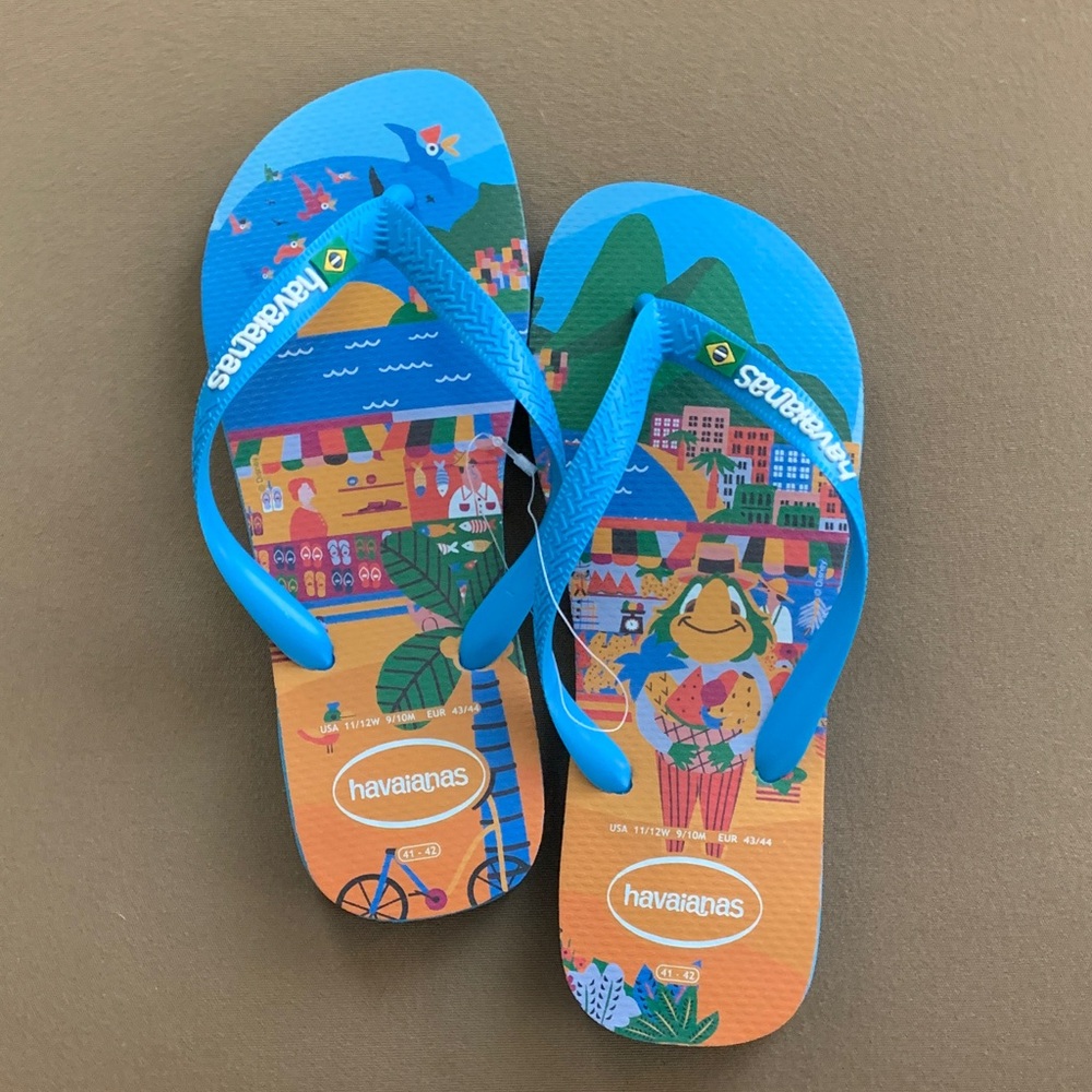 havaianas flip flops, new without tags 
Men’s size 11/12; women’s size 9/10